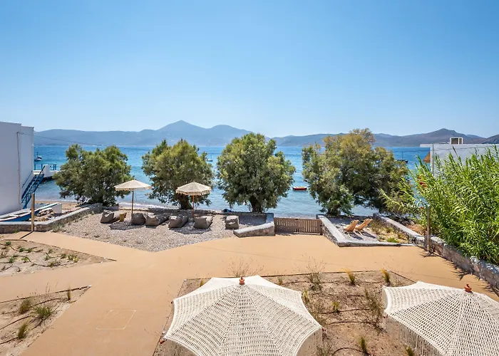 Klima Bay Beachfront Boutique Houses